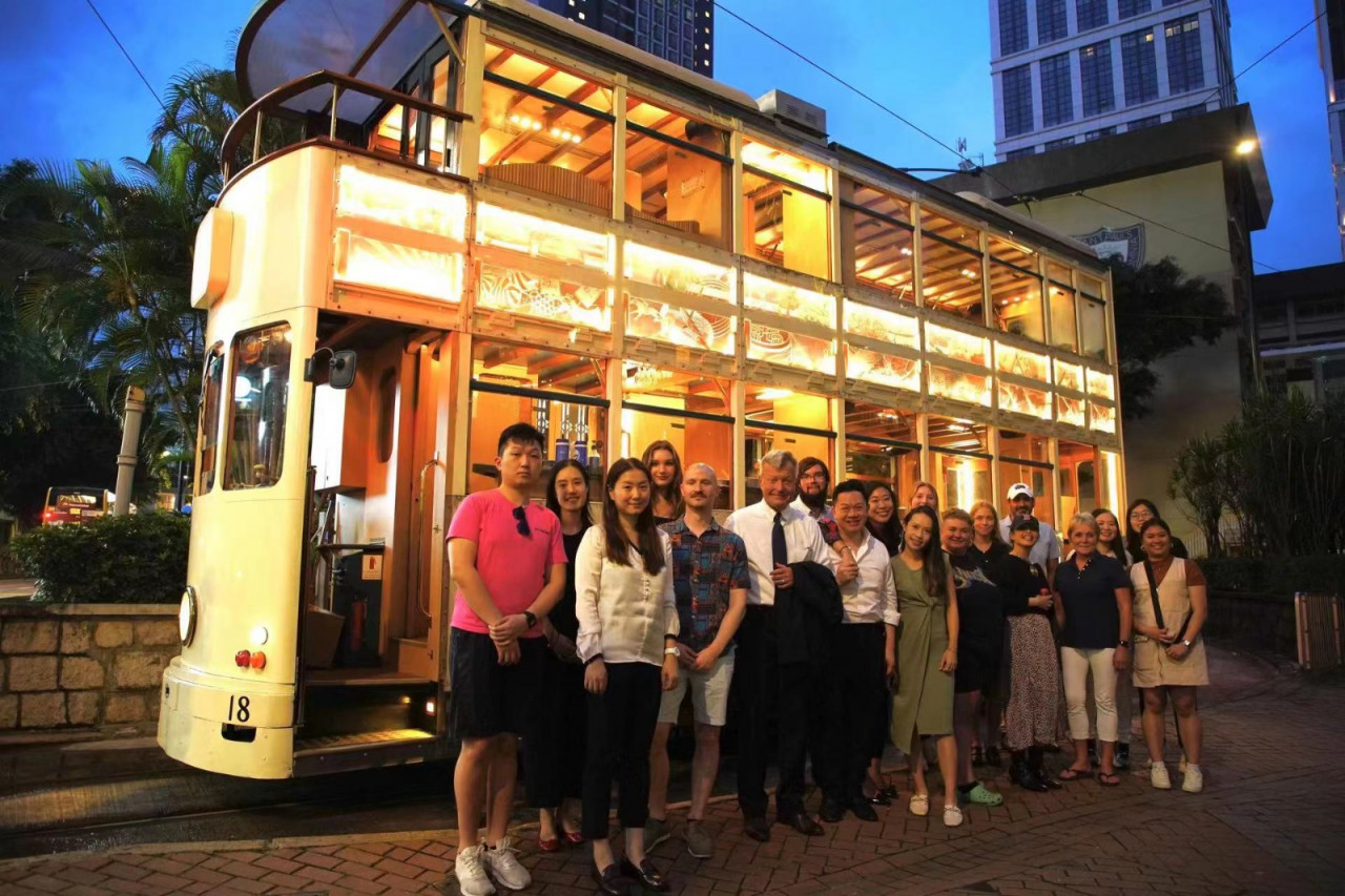 蒙大拿大学学生团电车之旅 体验香港文化